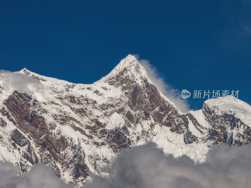 西藏林芝索松村南迦巴瓦峰雪山航拍