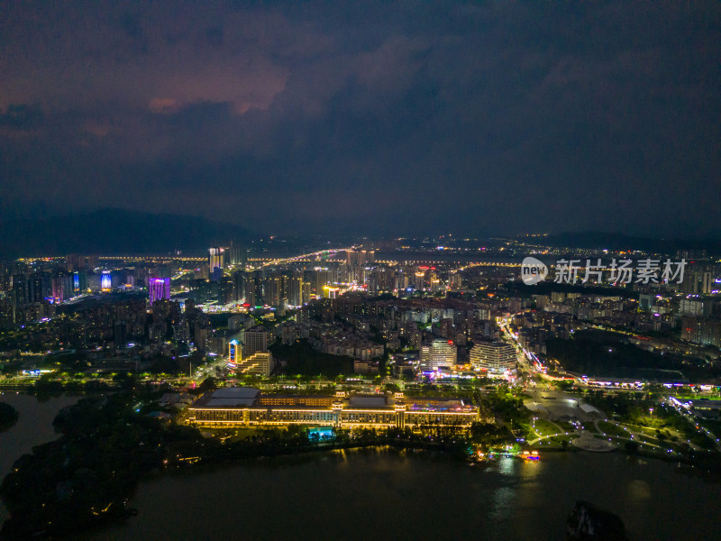 广东肇庆城市夜景灯光交通航拍图