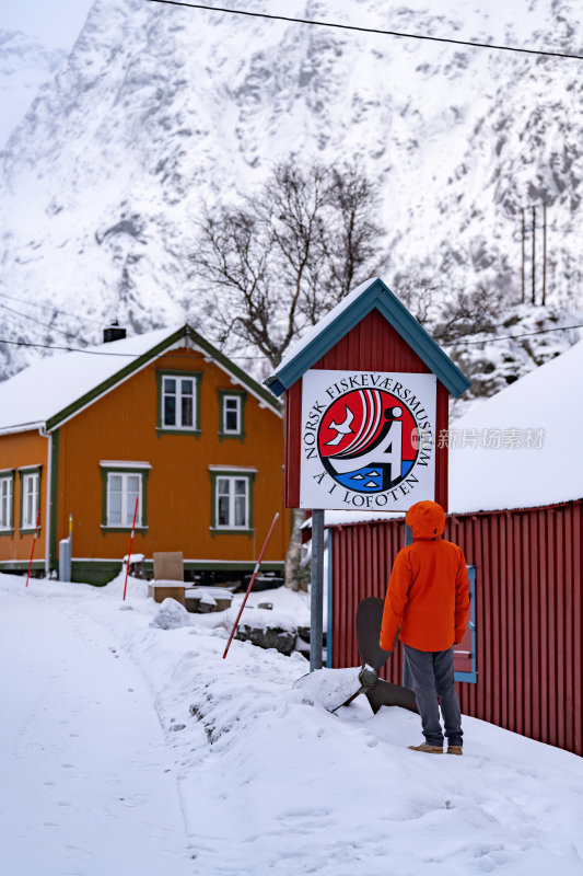 挪威罗弗敦群岛北极圈奥镇冬季雪景公路