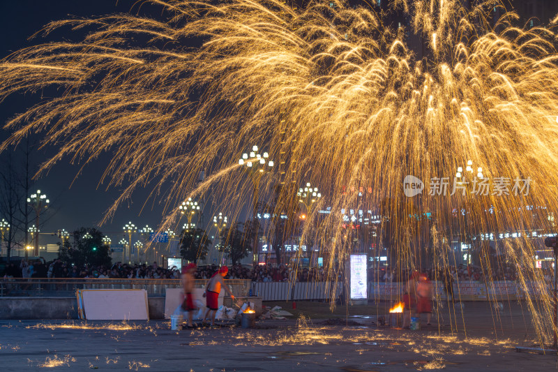 非遗打铁花表演