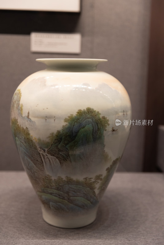 中国工艺美术馆景德镇瓷器展 花瓶