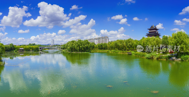 青州南阳河景区夏天城市风光碧水蓝天