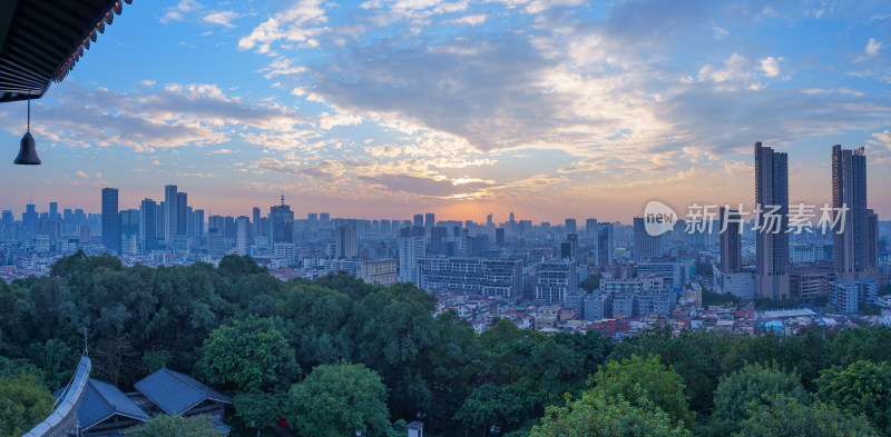 佛山魁星阁俯瞰城市高楼建筑群与夕阳晚霞