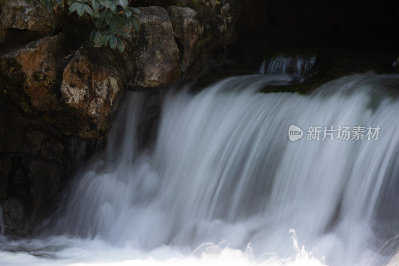 杭州太子湾公园近景拍摄瀑布水流延时摄影