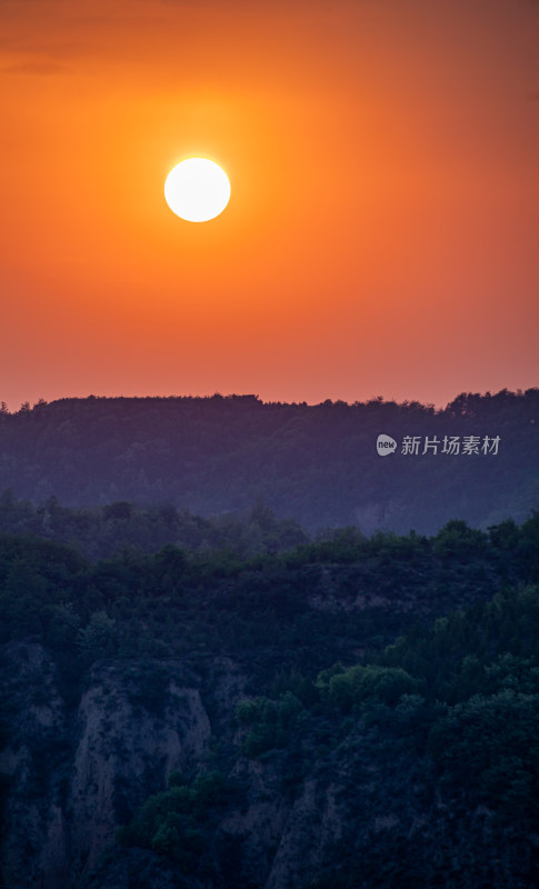 陕西延安凤凰山日落景观