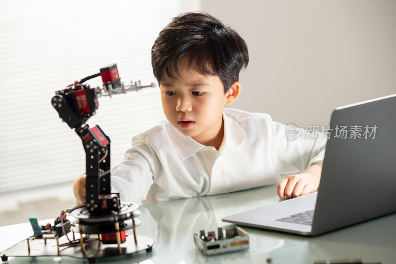 小学生学习机器人编程