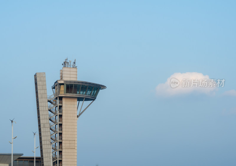 青岛情人坝的媒体中心观景台