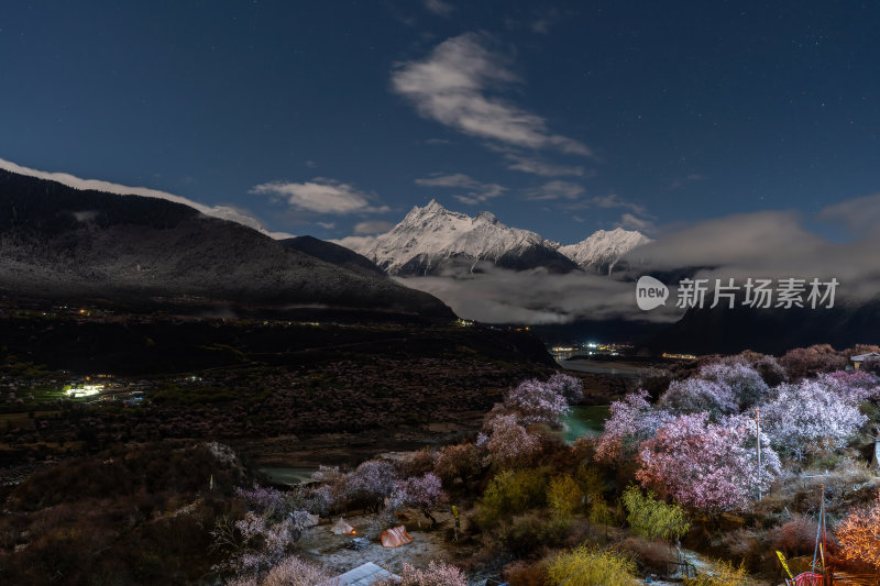 西藏林芝索松村南迦巴瓦峰雪山云海之巅