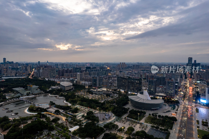 广东东莞晚霞夜幕降临航拍摄影图