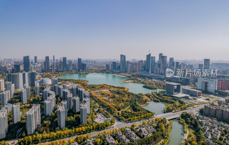 深秋的合肥天鹅湖城市风光航拍素材