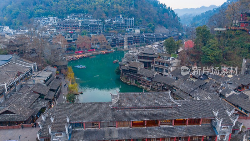 湖南湘西凤凰古城，古镇水乡航拍全景