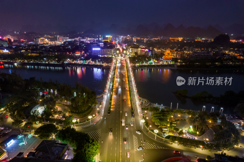 城市夜景交通车辆行驶航拍摄影图
