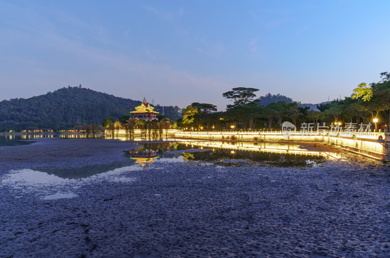 佛山顺峰山公园湖泊池塘山景树林夜景灯光