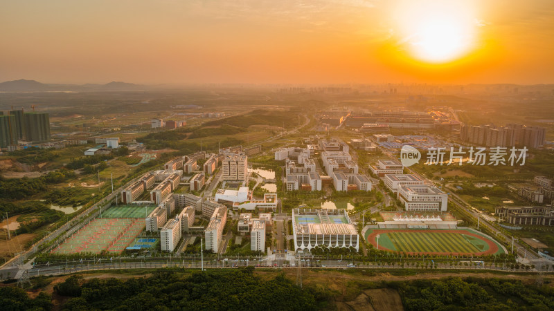 夕阳下的中国地质大学（武汉）未来城校区