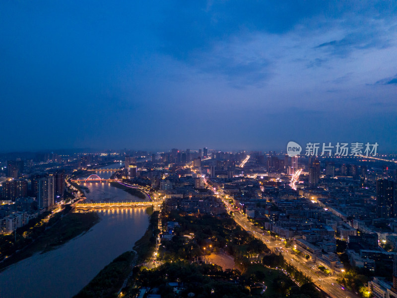 四川德阳夜景航拍图