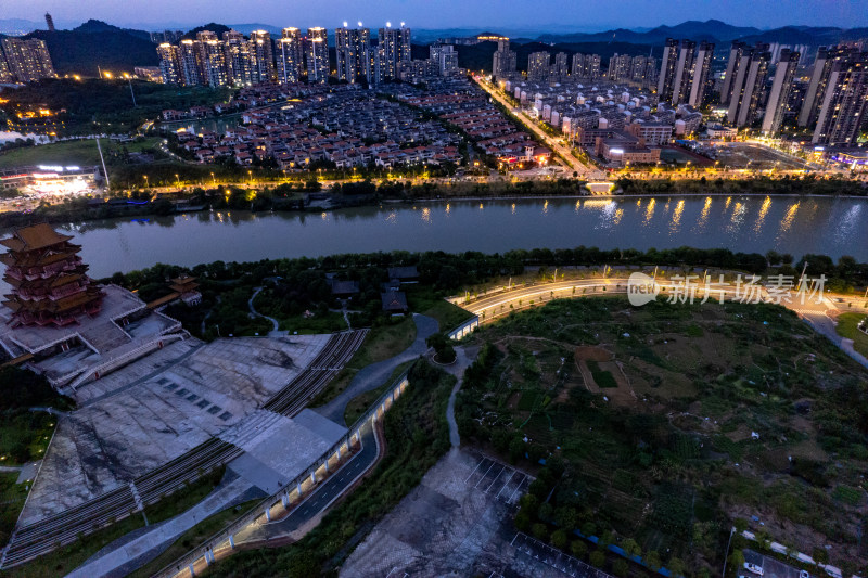 宜宾城市夜幕降临夜景灯光航拍图