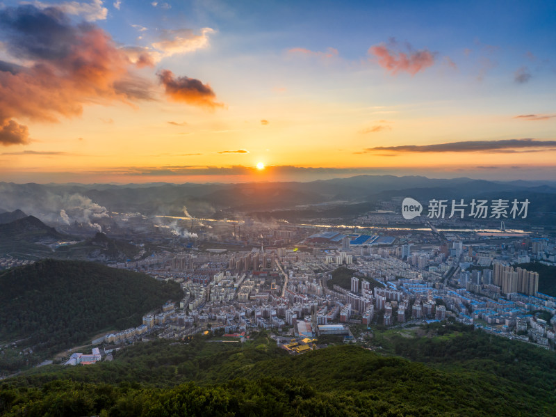 辽宁本溪城市日出日落航拍全景