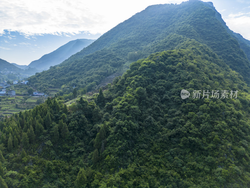 湖北新山水上公路山川自然风光航拍摄影图