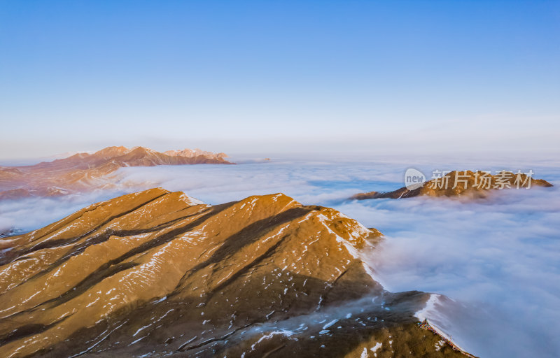 青海拉脊山云海日出