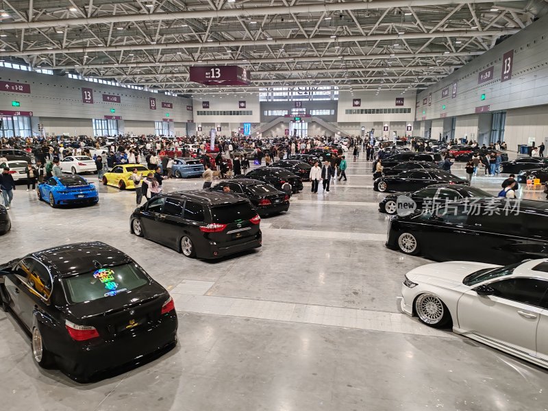 室内车展场景
