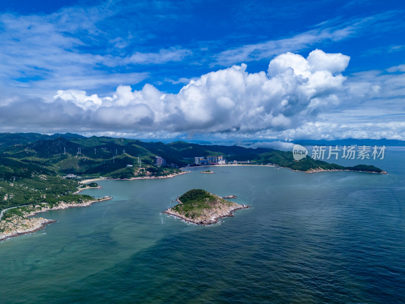 海上岛屿南澳岛航拍图