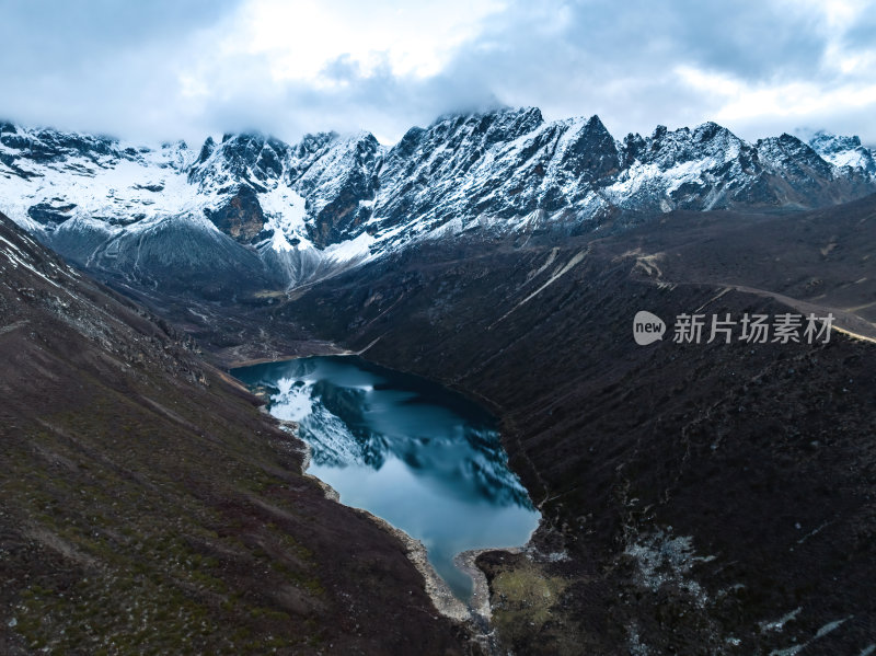 西藏日喀则珠峰东坡嘎玛沟喜马拉雅山脉航拍