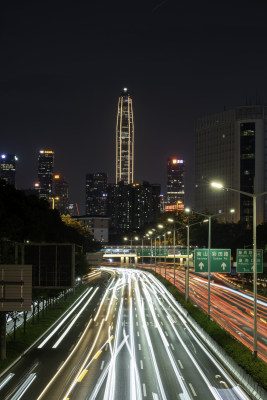 深圳福田平安金融大厦车轨夜景图