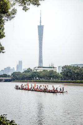 中国广东省广州越秀寺右龙舟举行采青仪式