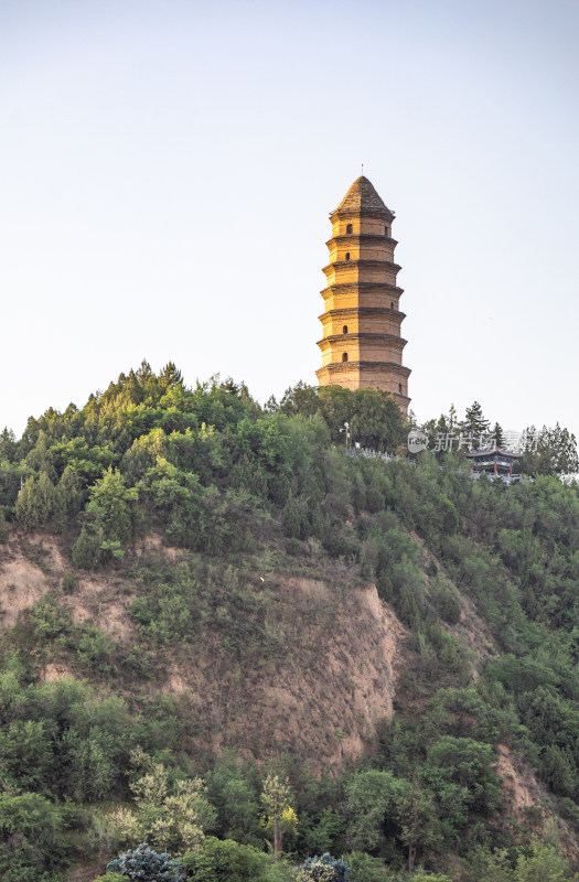 陕西延安宝塔山岭山寺塔