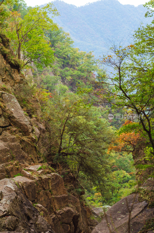 河南省洛阳白云山九龙潭秋天风景