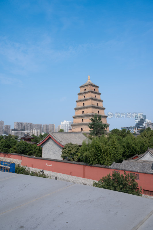 陕西西安晴朗天气的大慈恩寺大雁塔