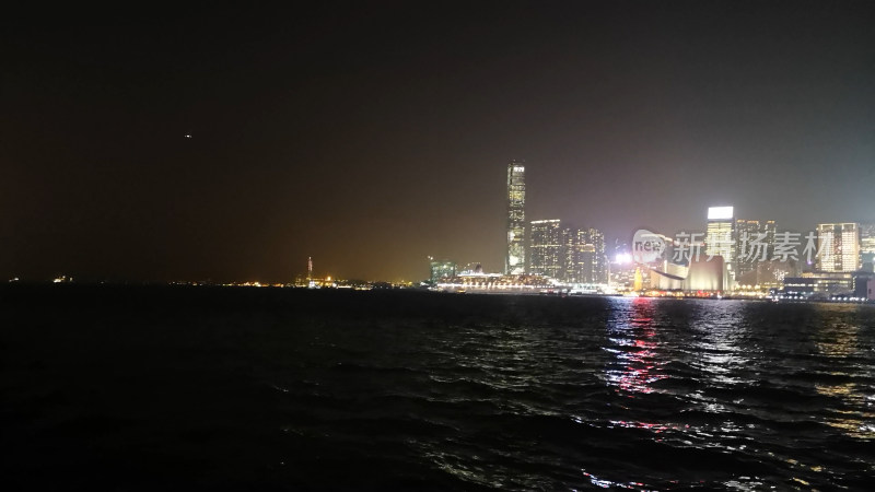 海南三亚珠江夜晚海边酒店