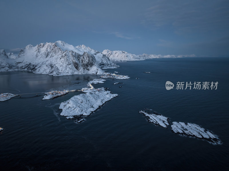 挪威罗弗敦群岛北极圈雷纳冬季雪景高空航拍