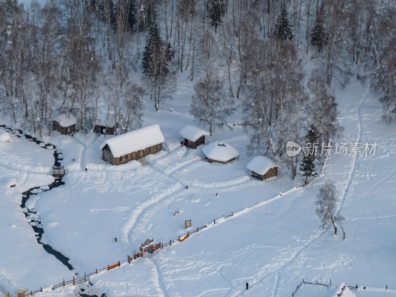 新疆北疆阿勒泰禾木冬季雪景童话世界航拍