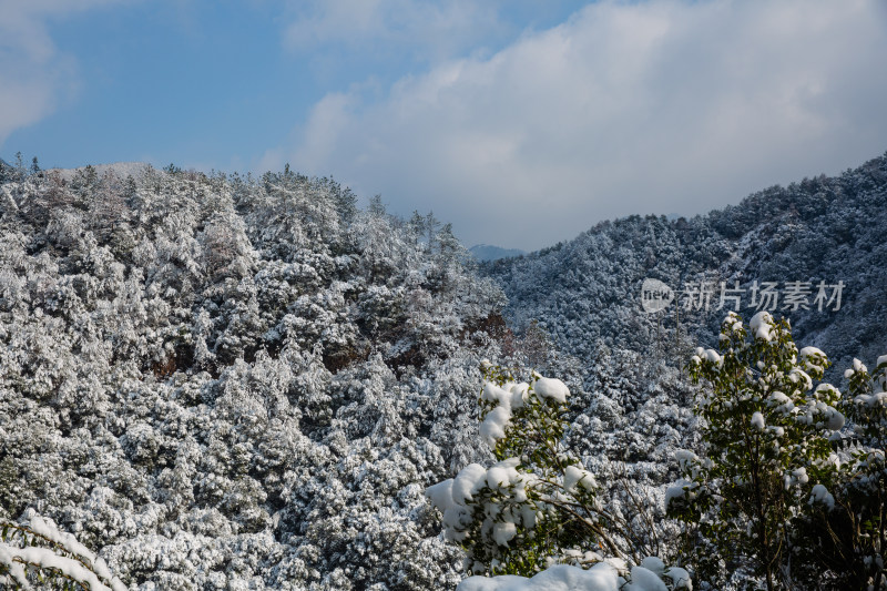 雪后的大山