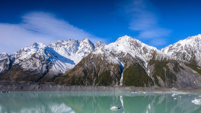 新西兰雪山湖泊自然风光
