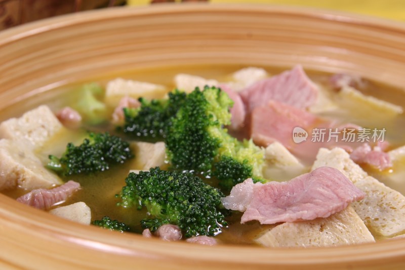河蚌鲜肉炖冻豆腐