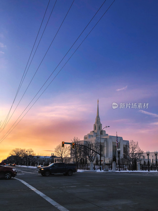 夕阳下犹他州奥格登街道