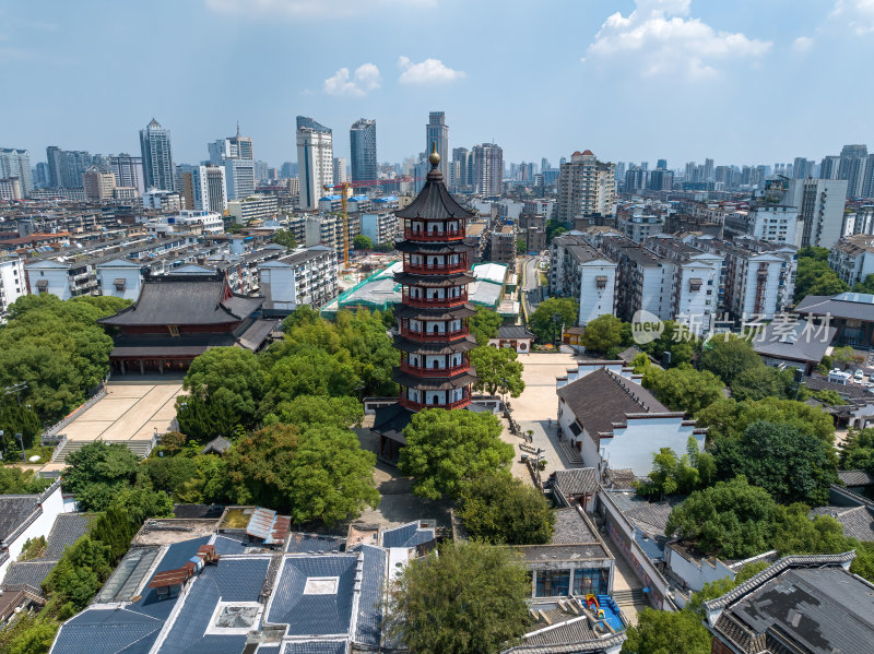 江西南昌市区绳金塔建筑群高空航拍