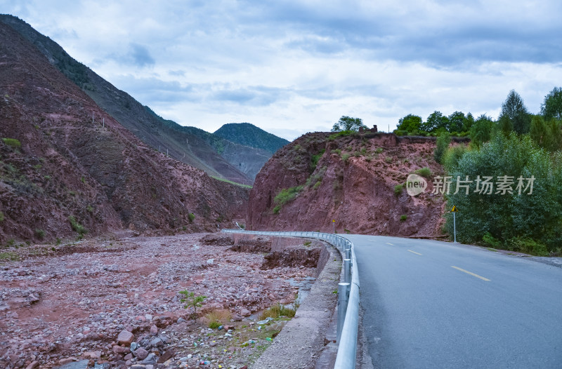 川藏公路318国道西藏地区沿路户外风光