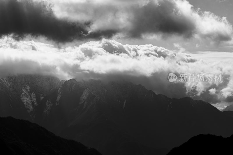 川西牛背山