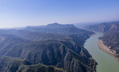 河南黄河丹霞地貌黄河航拍全景摄影配图