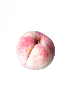 一个新鲜水果水蜜桃的白底图
