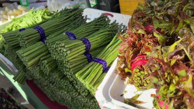 芦笋青笋健康食材菜市场摆摊