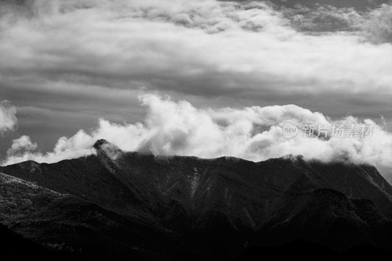 川西牛背山