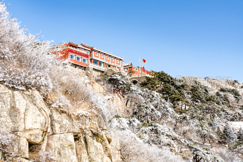 山东泰安泰山风景区雪景自然景观