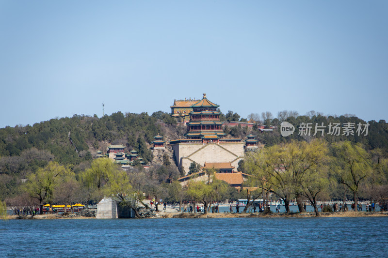 北京颐和园昆明湖畔春色 万寿山佛香阁