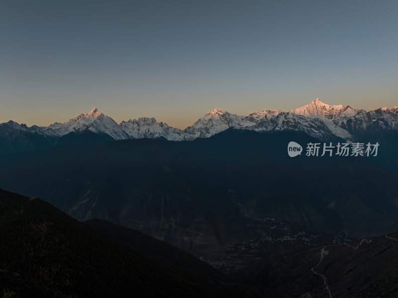 云南香格里拉梅里雪山飞来寺高空航拍