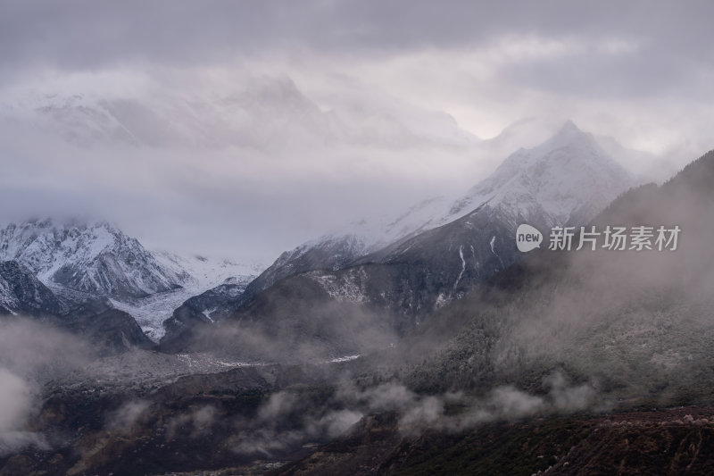 西藏林芝索松村南迦巴瓦峰雪山云海之巅