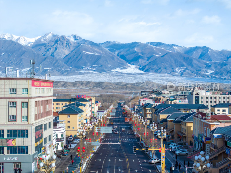 新疆 温泉县 航拍 雪山小镇